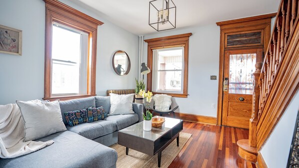 TV - 8BR/3.5BA Home by Tropicana & Boardwalk (Atlantic City)