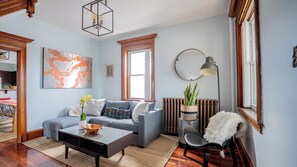 TV - 8BR/3.5BA Home by Tropicana & Boardwalk (Atlantic City)