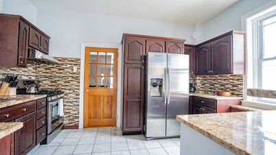 8BR/3.5BA Home by Tropicana & Boardwalk