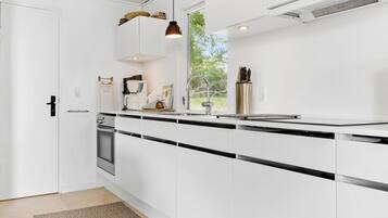 Refrigerador, horno, parrilla de estufa y lavavajillas