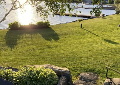 Sunset Lakeside Escape on Beautiful Wilson Lake in Port Loring