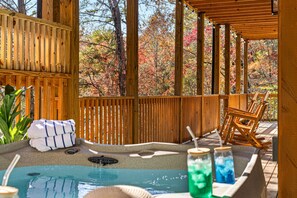 Family Cabin | Private spa tub