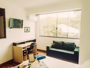 1 室のベッドルーム、デスク、アイロン / アイロン台、WiFi