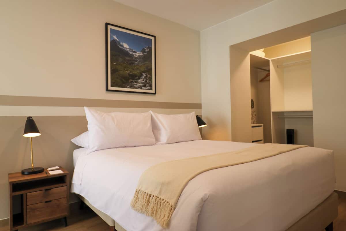 2 bedrooms, premium bedding, iron/ironing board, free WiFi