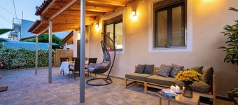 Family friendly|Beach-1minWalk|Outdoor shower|Full Kitchen| Large Front Yard