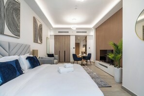 Comfort Apartment | 1 bedroom, soundproofing, iron/ironing board, free WiFi - Elegant studio in Me Do Re Tower (Dubai)