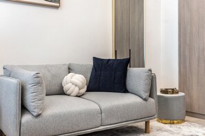 Comfort Apartment | 1 bedroom, soundproofing, iron/ironing board, free WiFi - Elegant studio in Me Do Re Tower (Dubai)