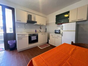 Private kitchen - Apartment Valentina close to the beach (Umag)