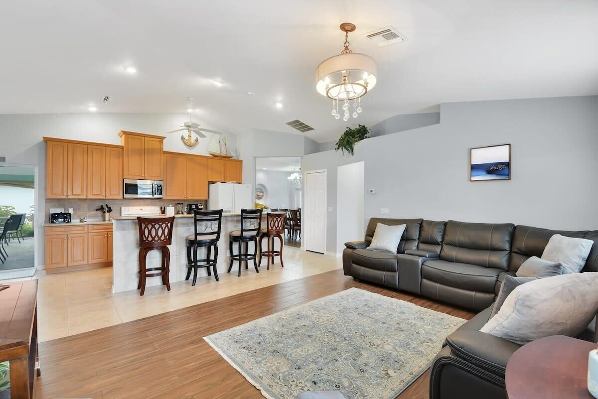 Tv, bøger, kontorer