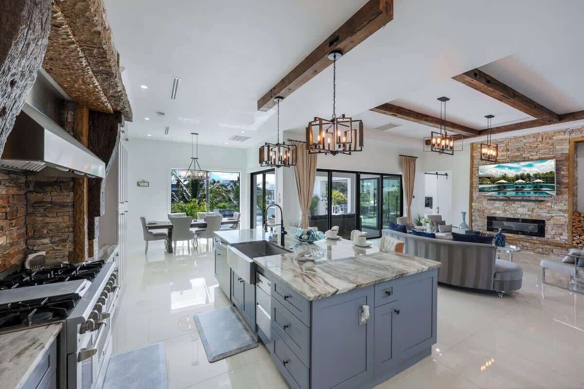 冰箱、微波炉、烤箱、炉灶