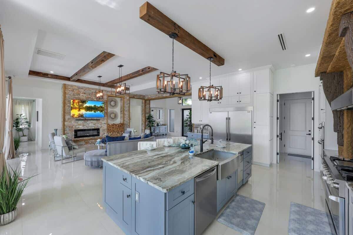 冰箱、微波炉、烤箱、炉灶