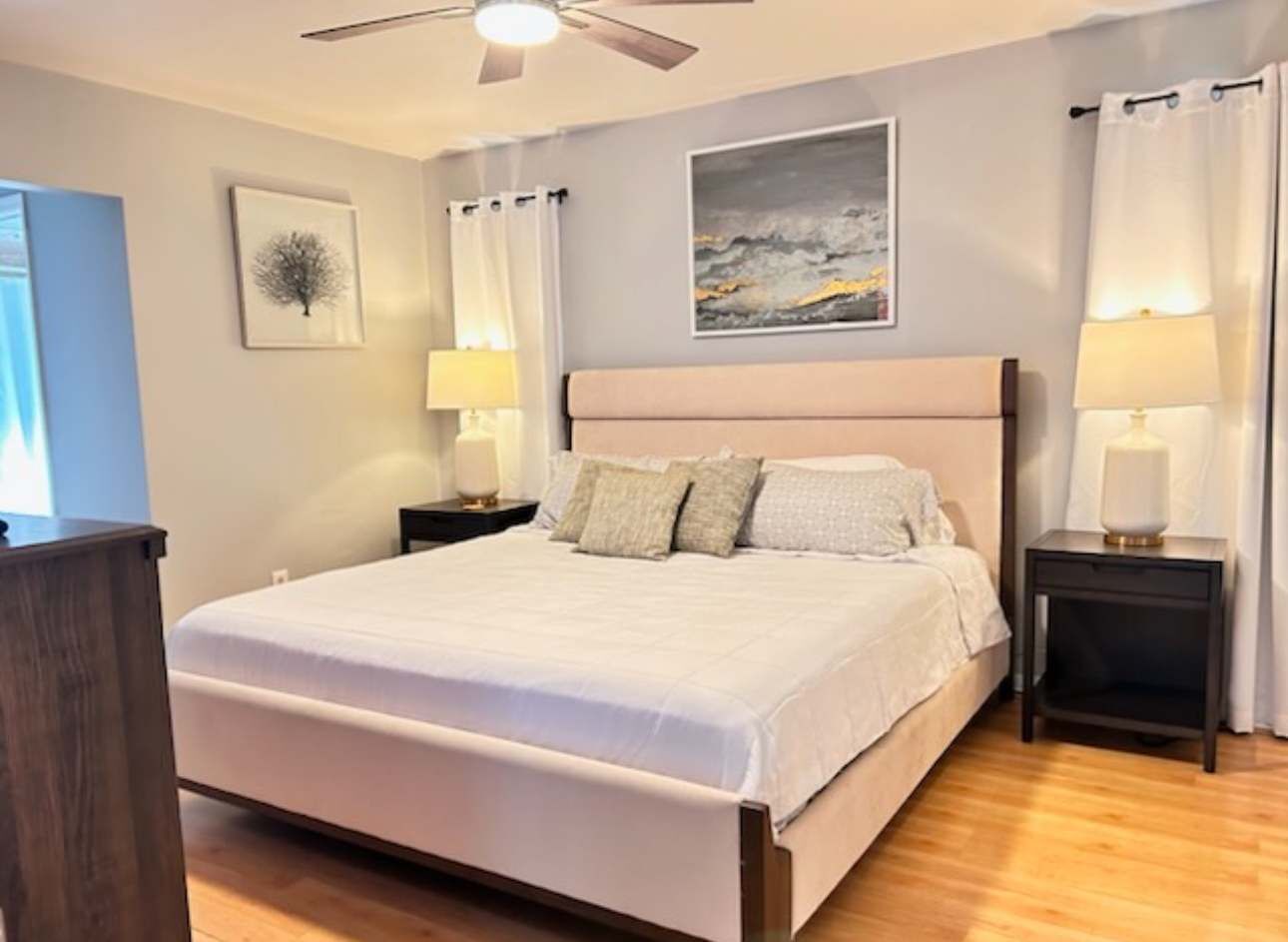 4 Schlafzimmer, Schreibtisch, Bügeleisen/Bügelbrett, WLAN