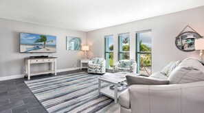 TV, video games, books, offices - Turquoise Dolphin on Open Water/HeatedPool (Matlacha)