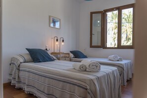 3 quartos, ferros/tábuas de passar roupa, Wi-Fi, roupa de cama