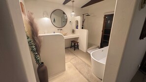 Shower, hair dryer, towels, soap - Cosmic Meadows - A Class of its Own. Spa Retreat. (Landers)
