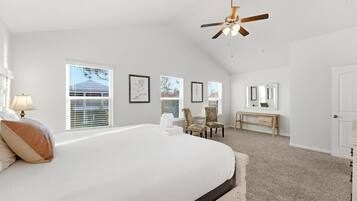 4 bedrooms, desk, iron/ironing board, free WiFi