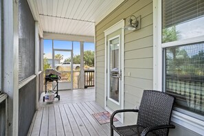 Terrace/patio - Spacious 4BR w/ Pool Access|Walk to Beach|Fire Pit (Port St. Joe)