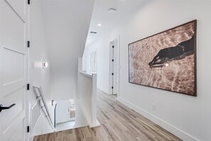 Nhà (Multiple Bedrooms) | Nội thất