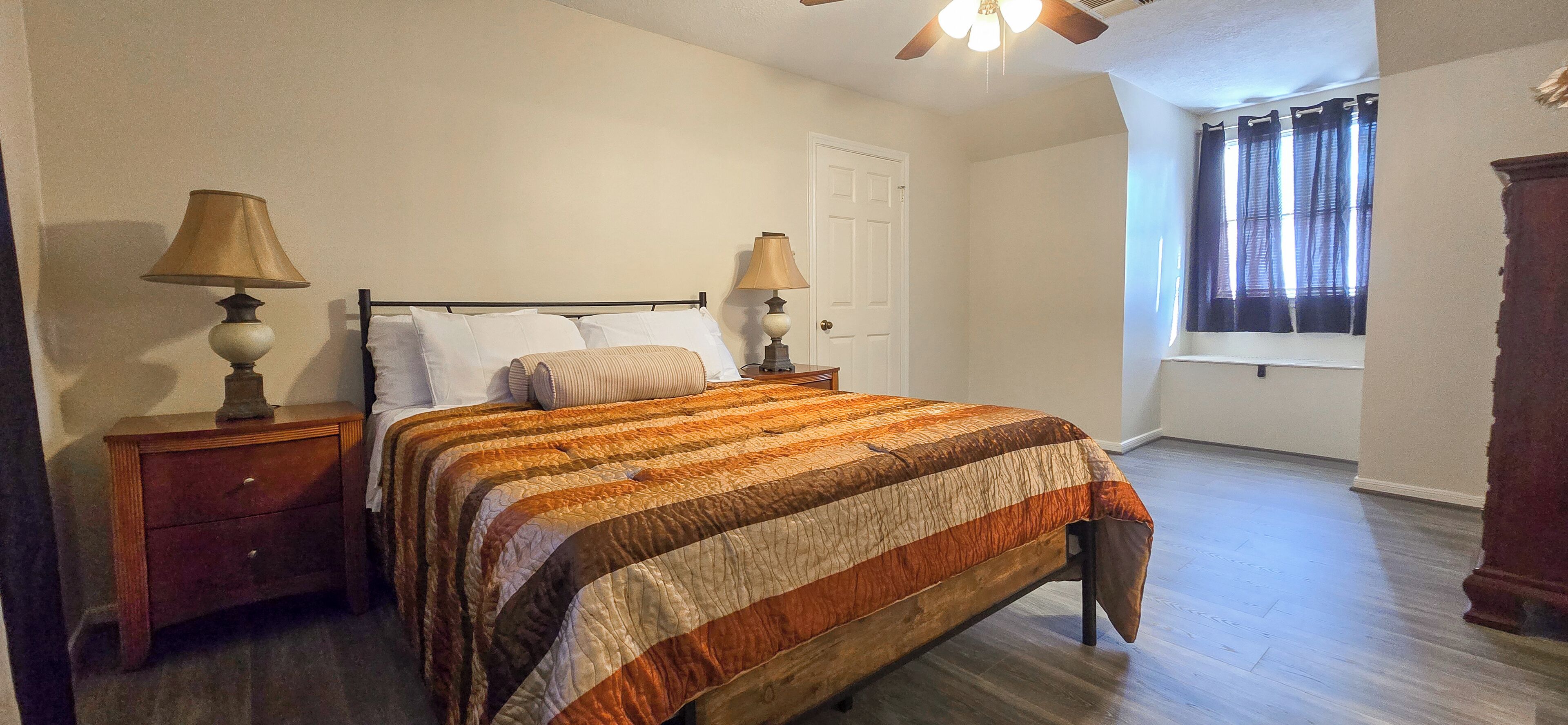 1 Schlafzimmer, Schreibtisch, Reisekinderbett, kostenloses WLAN