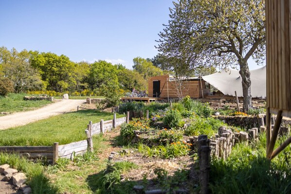 Enceinte de lâhĂ©bergement
