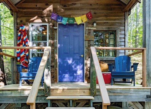 "Robins Nest" Off Grid Solar Powered Eco Cabin