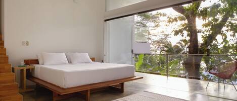 2 bedrooms, in-room safe, desk, iron/ironing board