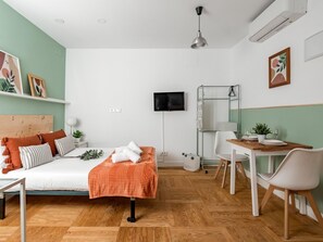 Bügeleisen/Bügelbrett, WLAN, Bettwäsche