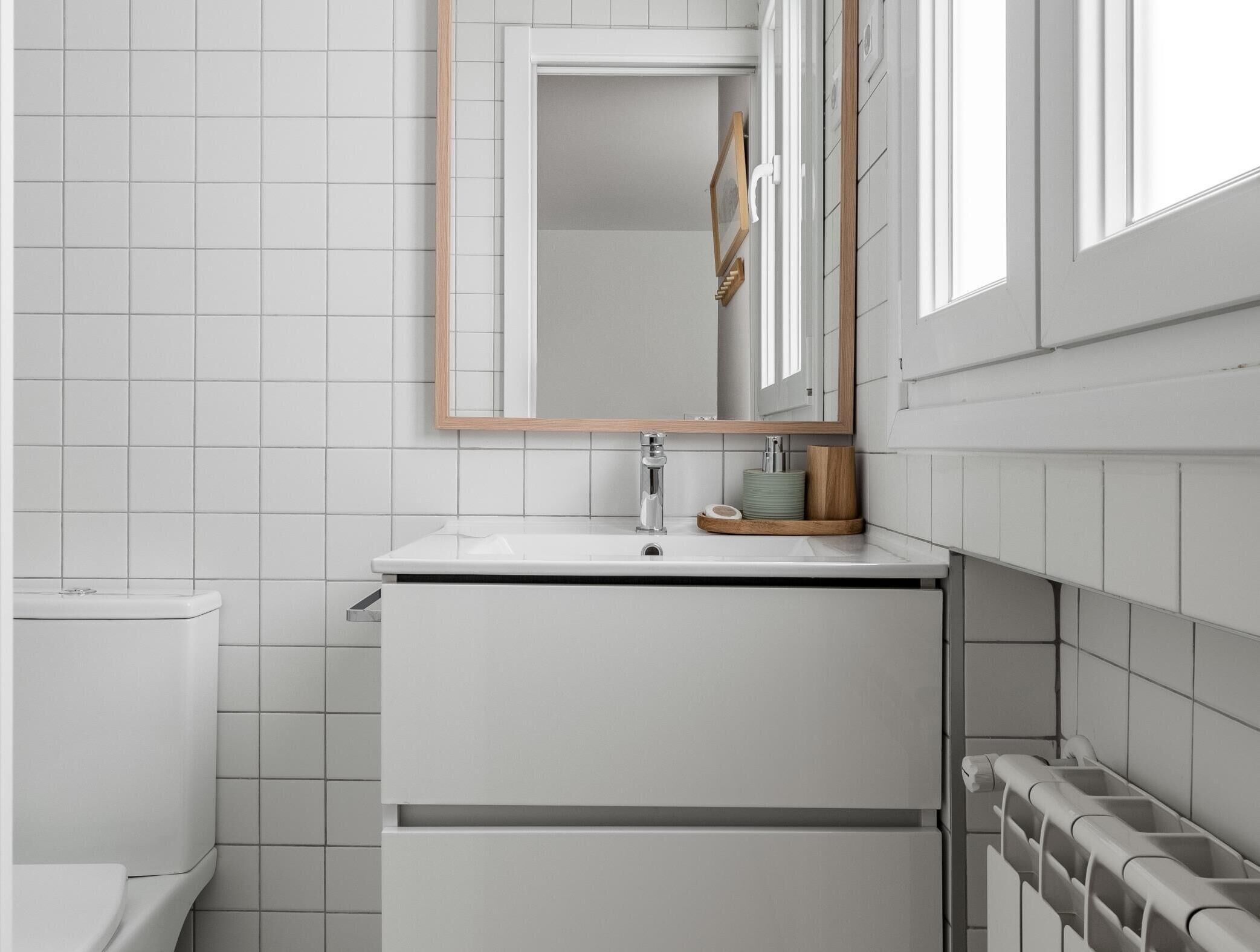 Een douche, een haardroger, handdoeken