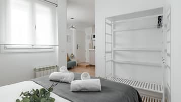 1 chambre, fer et planche à repasser, accès Internet, draps fournis