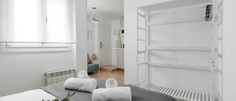 1 chambre, fer et planche à repasser, accès Internet, draps fournis