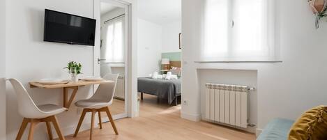 1 slaapkamer, een strijkplank/strijkijzer, internet, beddengoed