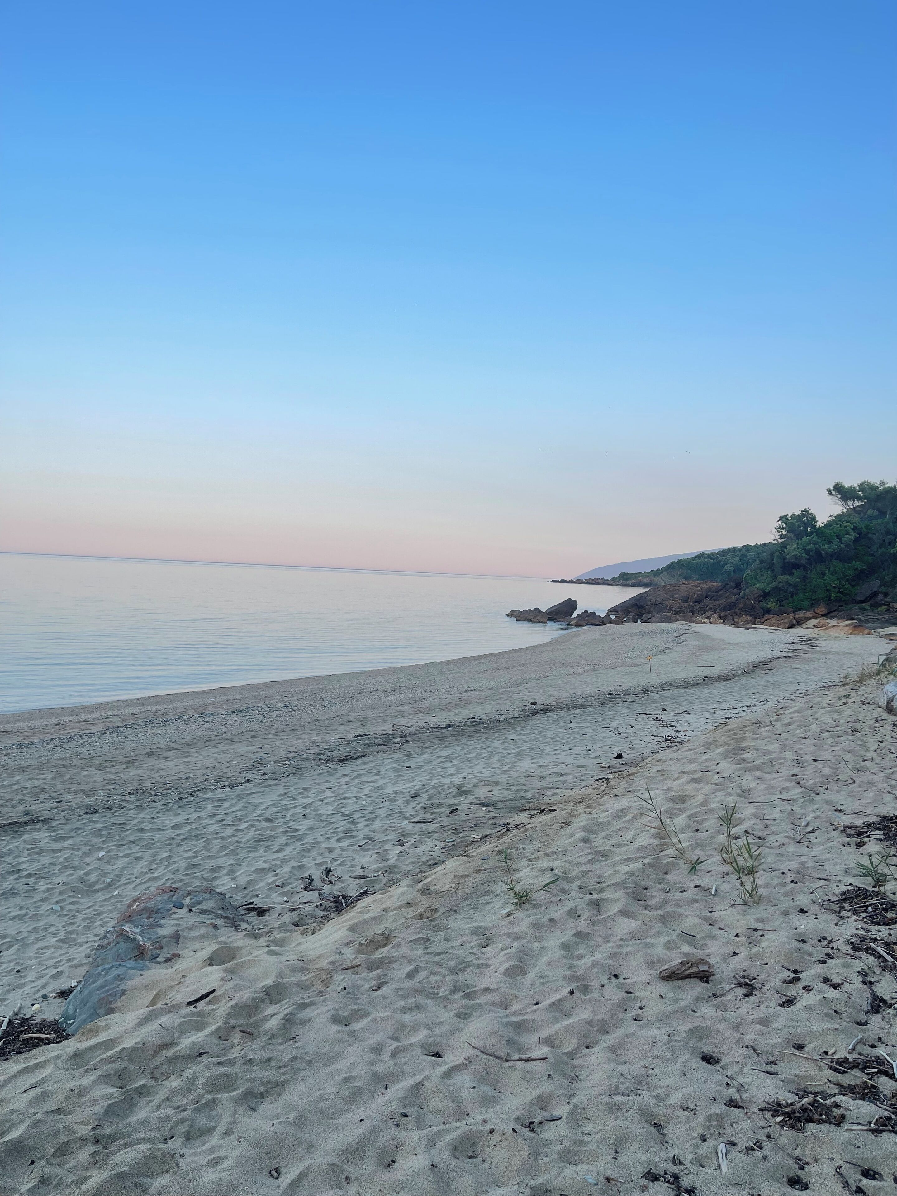Beach nearby, sun loungers