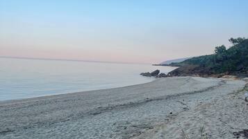 Beach nearby, sun loungers