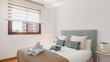 2 chambres, fer et planche à repasser, accès Internet, draps fournis