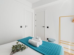 1 bedroom, iron/ironing board, internet, bed sheets