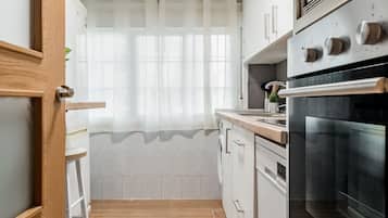 Refrigerador, microondas, horno y lavavajillas