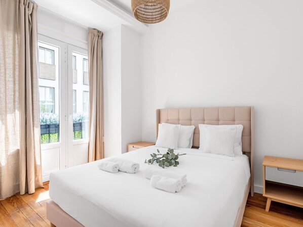 1 bedroom, iron/ironing board, internet, bed sheets - Sol Apartment I - In the center of Madrid (Madrid)