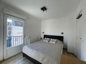 3 bedrooms, WiFi, bed sheets