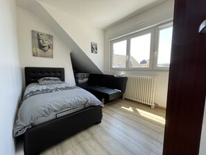 3 bedrooms, WiFi, bed sheets