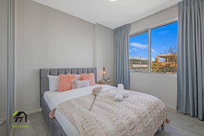 2 bedrooms, iron/ironing board, WiFi, bed sheets