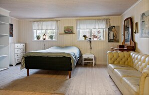 4 dormitorios, cuna de viaje, wifi gratis y ropa de cama