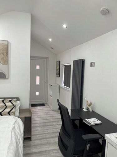 Luxury Lodge With Free Parking