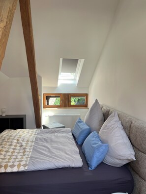 2 bedrooms, WiFi, bed sheets - Romantisches Scheunen-loft mit Moderner Architektur in Historischer Altstadt (Iphofen)