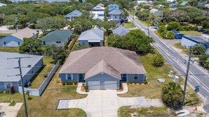 Exterior - Fully Equipped Beach Paradise! (St Augustine)