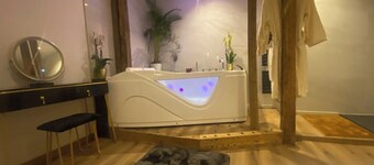 19A - The Seventh Heaven, cocoon lover