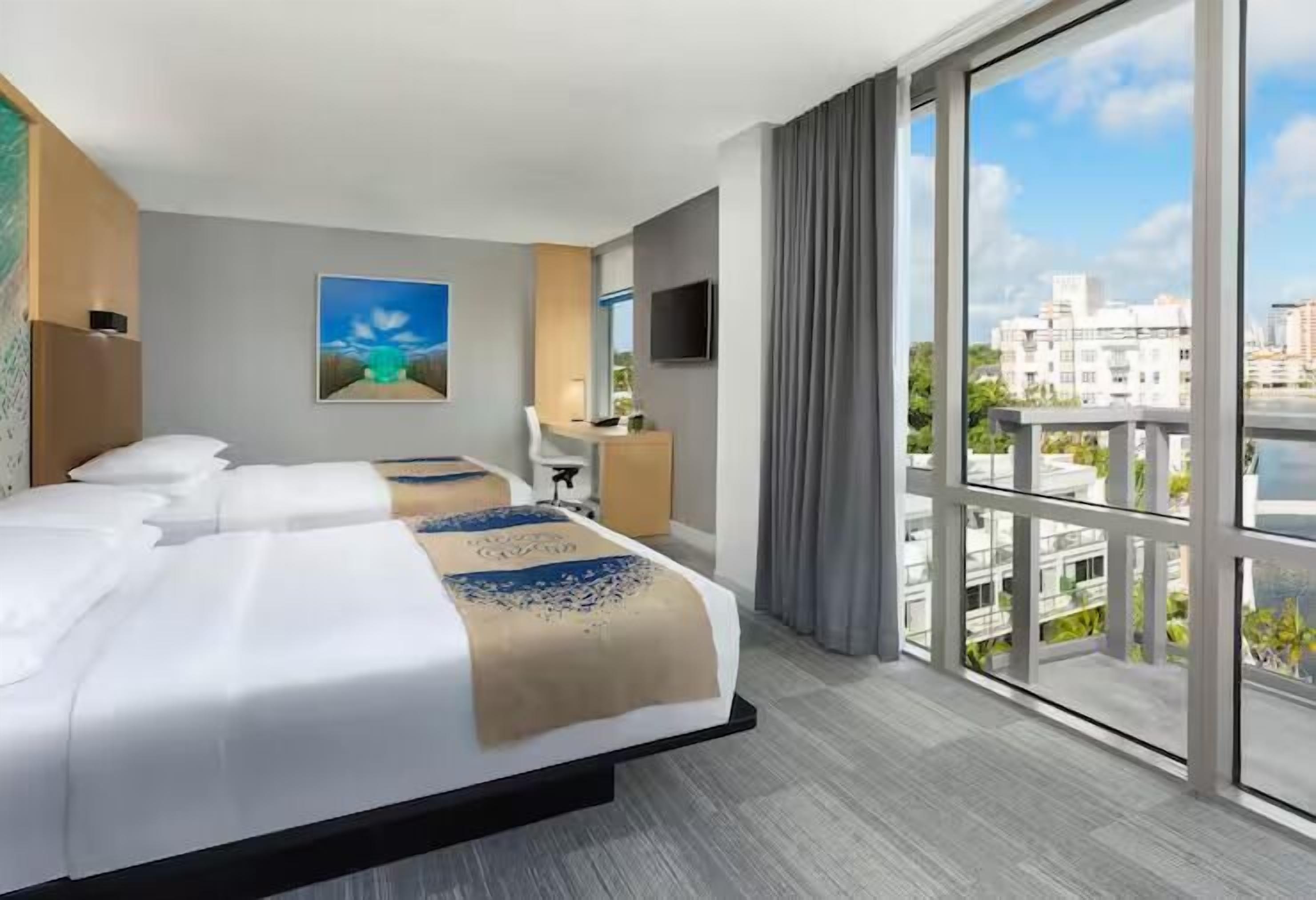 Your Miami Oasis! 2 Pet-friendly Units, Outdoor Swimming Pool, Beach!