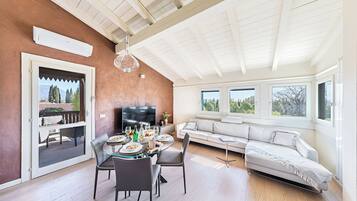 Apartment, Hill View | Dining room