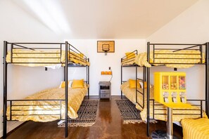 3 عدّة غرف نوم ومكواة/لوح كي وسرير سفر وواي فاي مجانًا