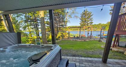 Lakefront - Hot Tub • Kayaks • Fire Pit • Sauna • Jacuzzi • Games • Sleeps 14