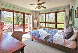 5 bedrooms, desk, iron/ironing board, free WiFi